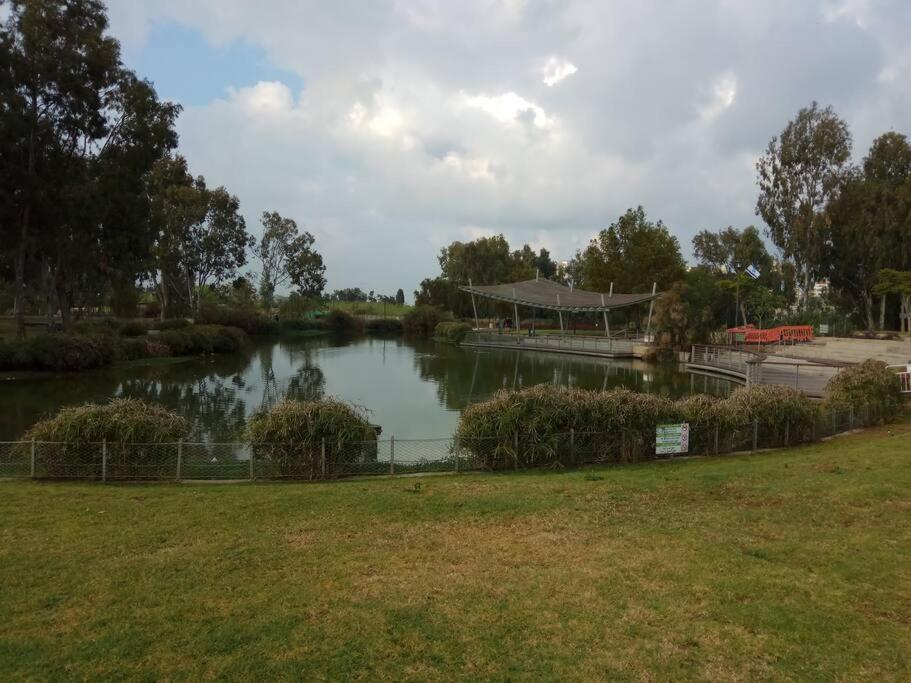 Studio In Herzliya, Near Idc & Park מראה חיצוני תמונה
