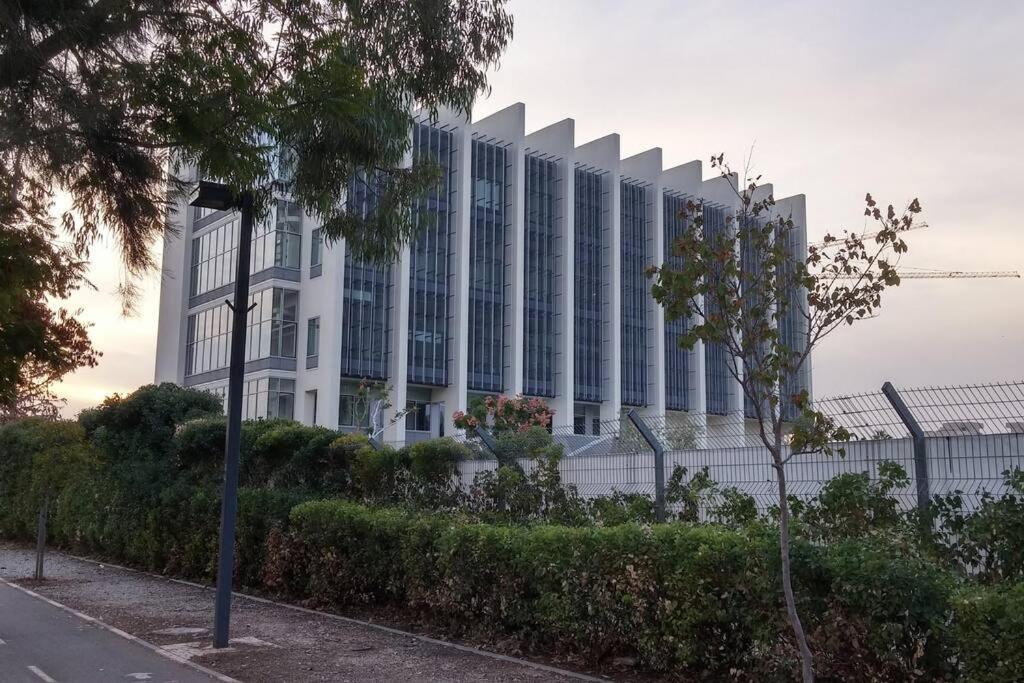 Studio In Herzliya, Near Idc & Park מראה חיצוני תמונה